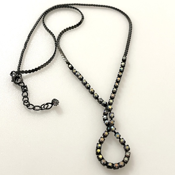 Vintage Iridescent Rhinestone Gunmetal Serpentine Chain Necklace - Picture 2 of 16